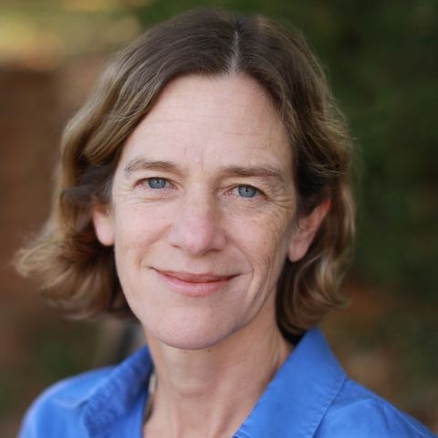Amanda Frost's headshot
